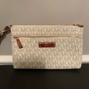 Michael Kors Wristlet